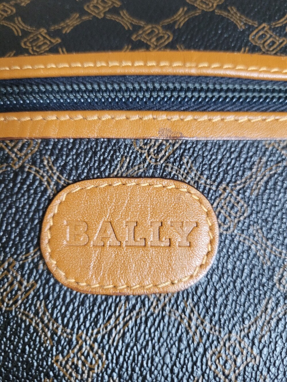Bally Vintage XL Boston Duffel Bag - Picture 4 of 16